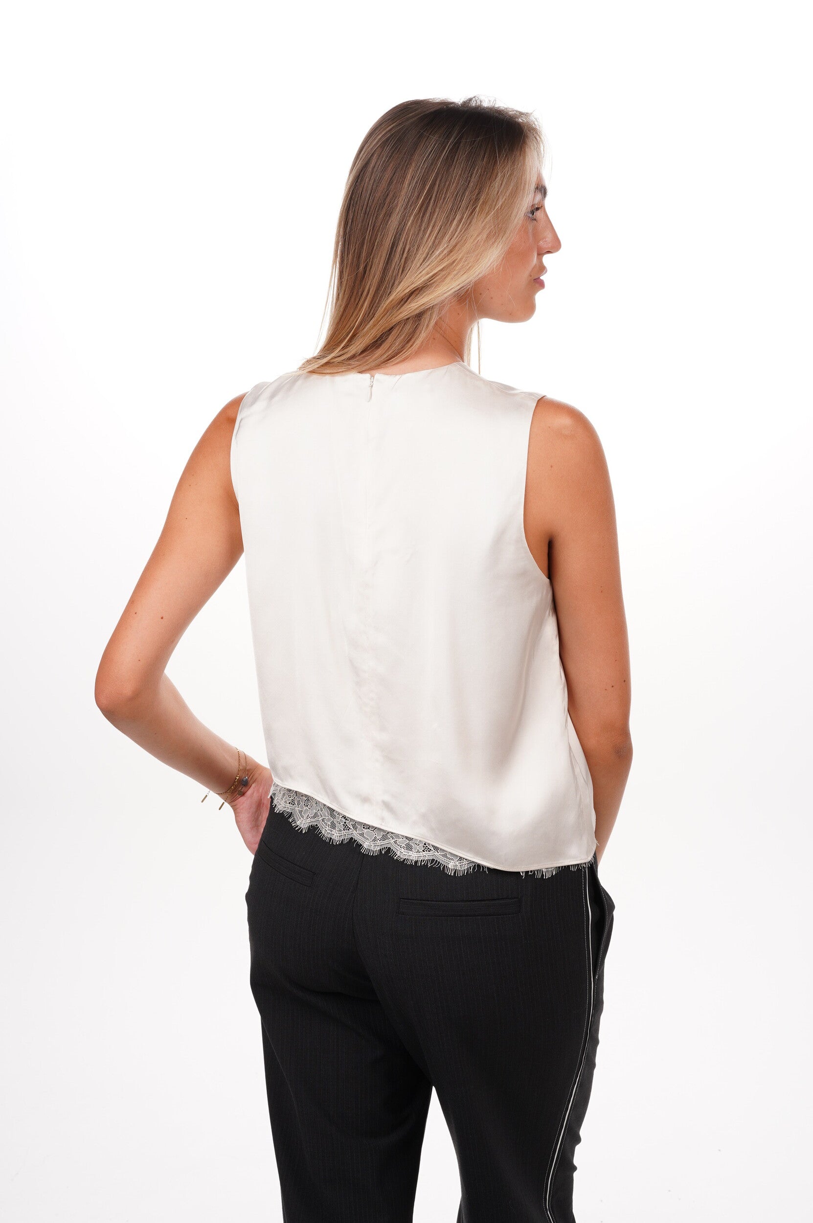 VINCE Top Asymmetric hem shell w/lace