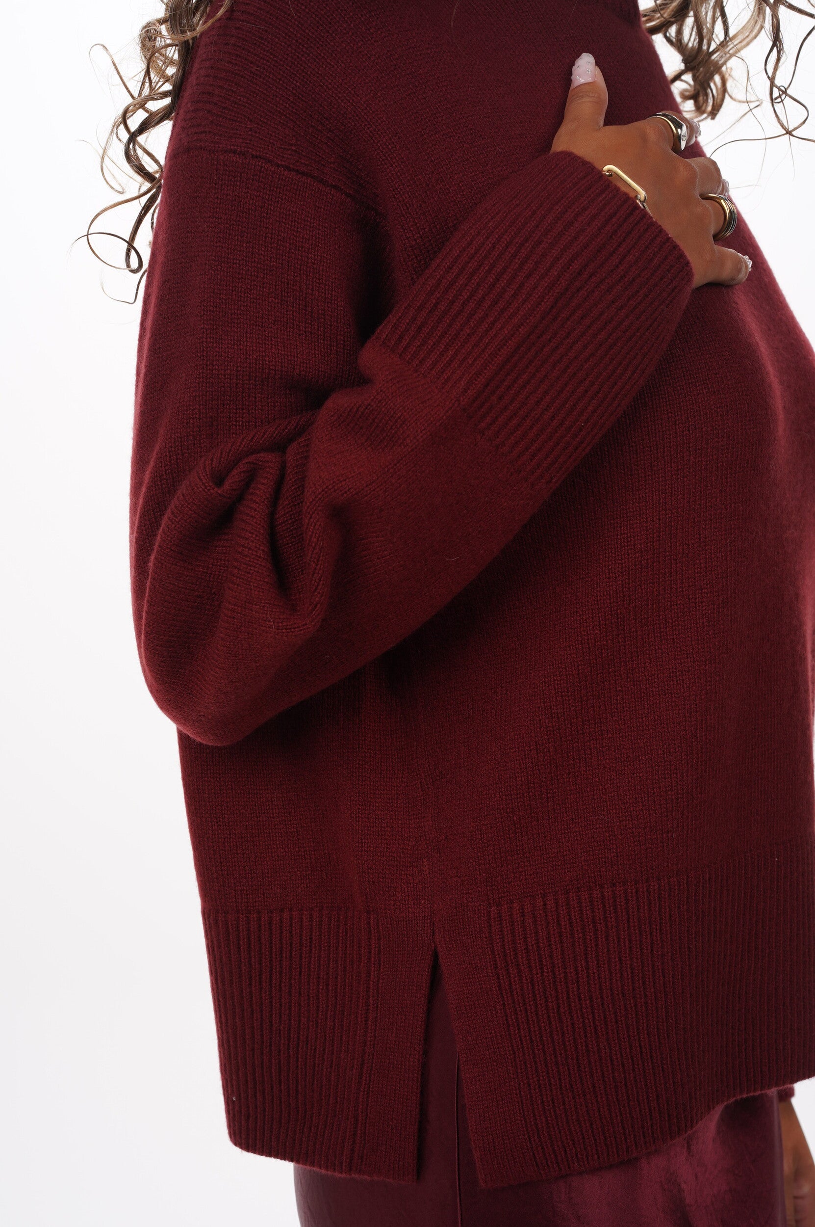 VINCE Pull Turtle neck side slit