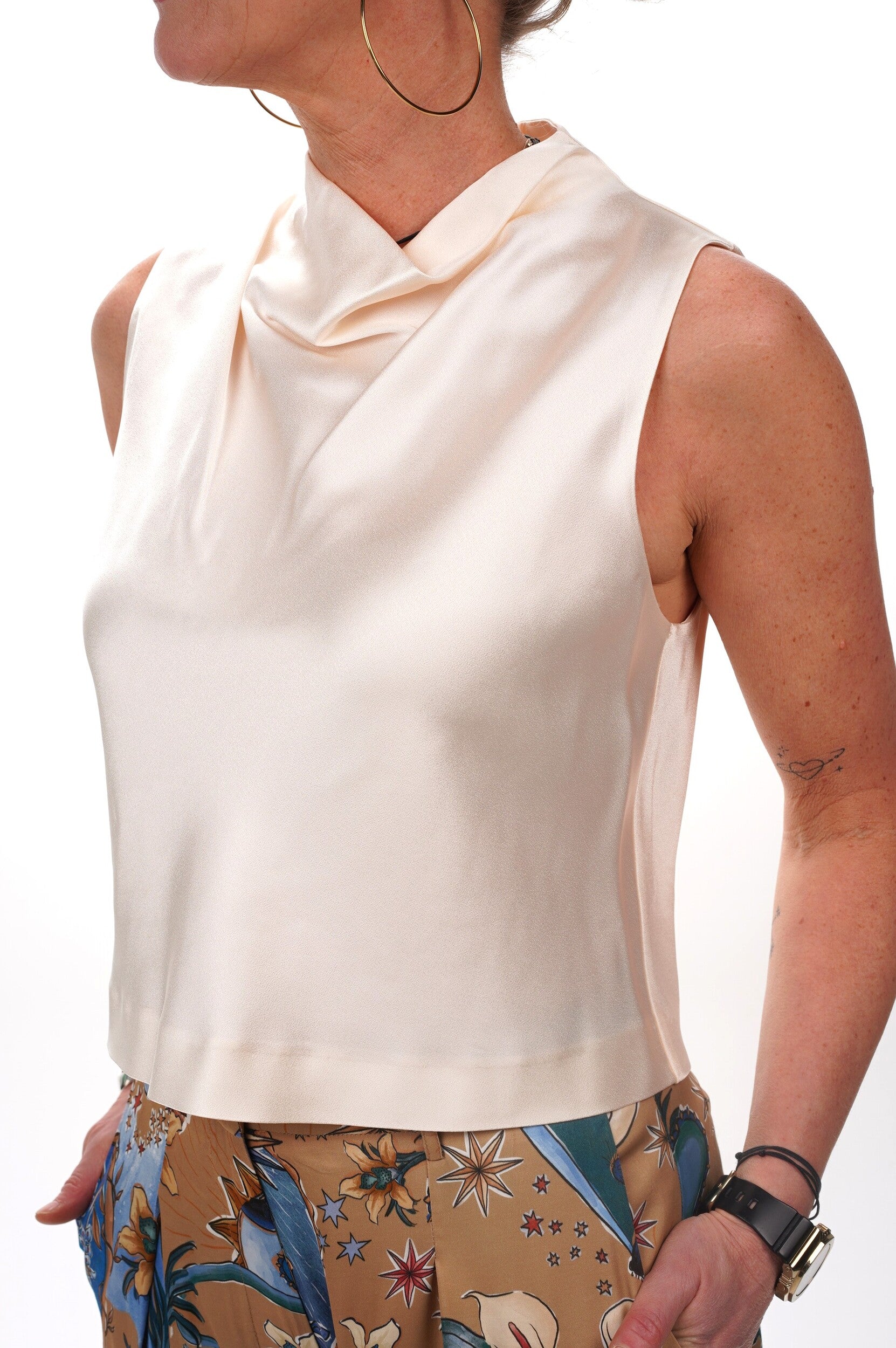 VINCE Top Cropped cowl NK