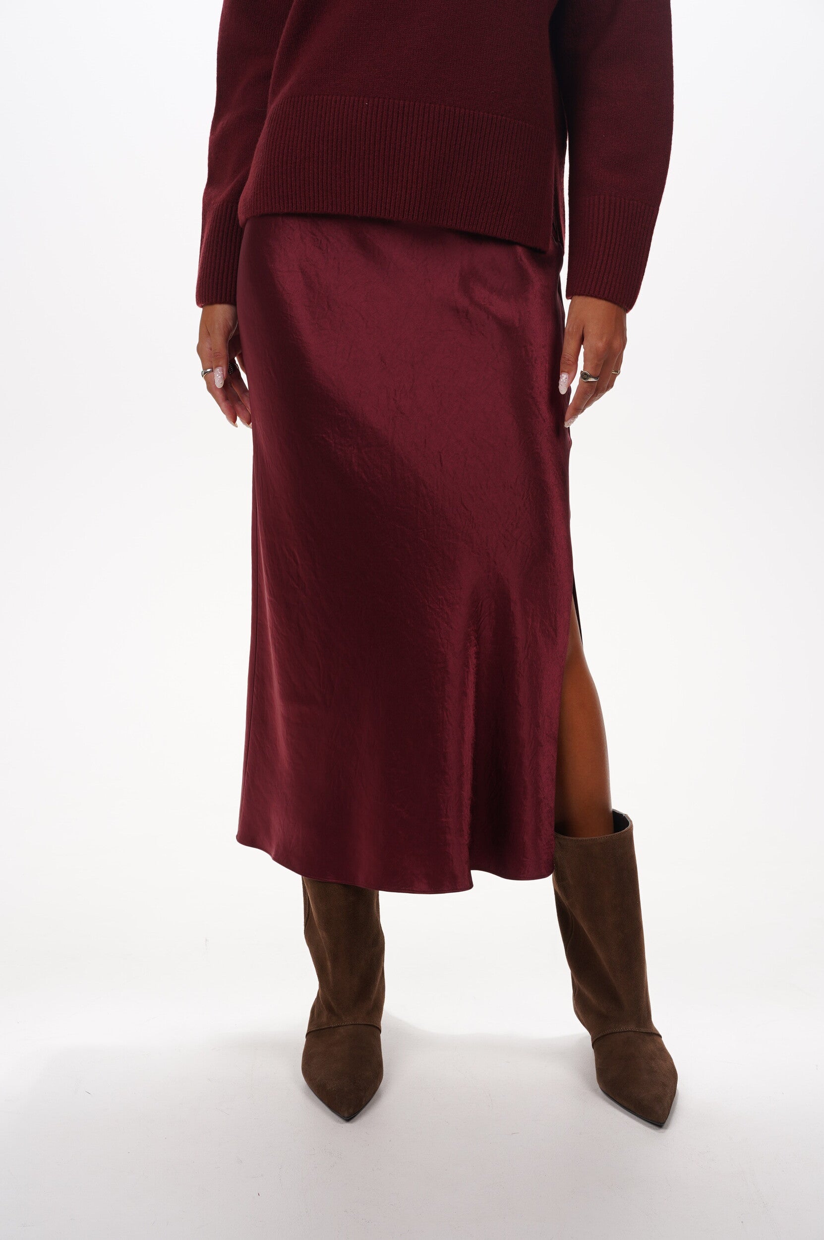 VINCE Skirt Long bias skirt with side slit