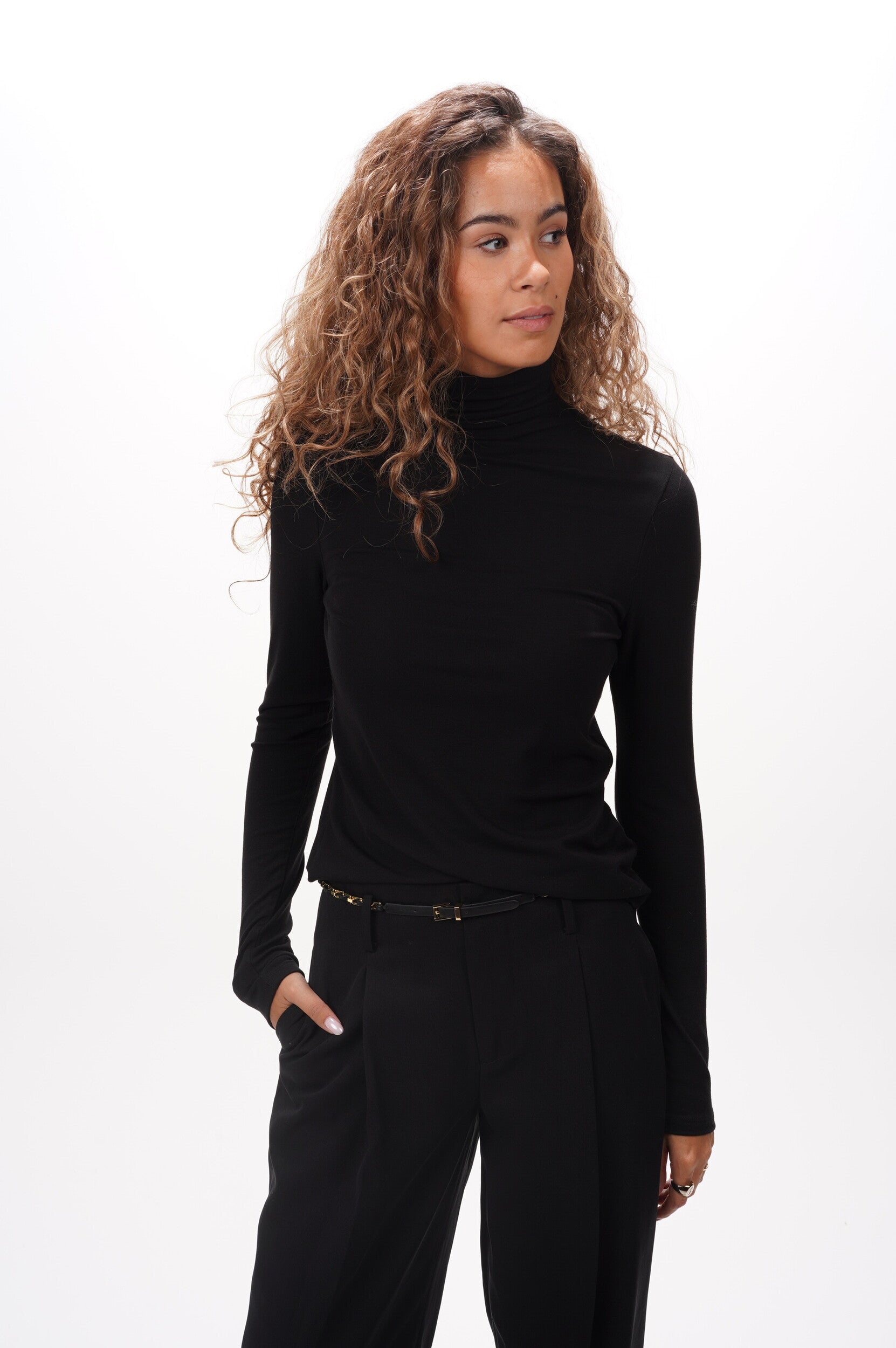 VINCE Top Essential L/S turtleneck