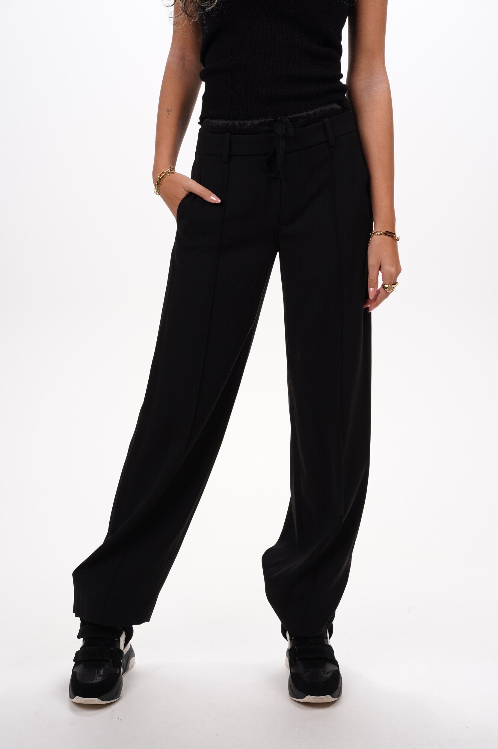 VINCE Trousers V073322390