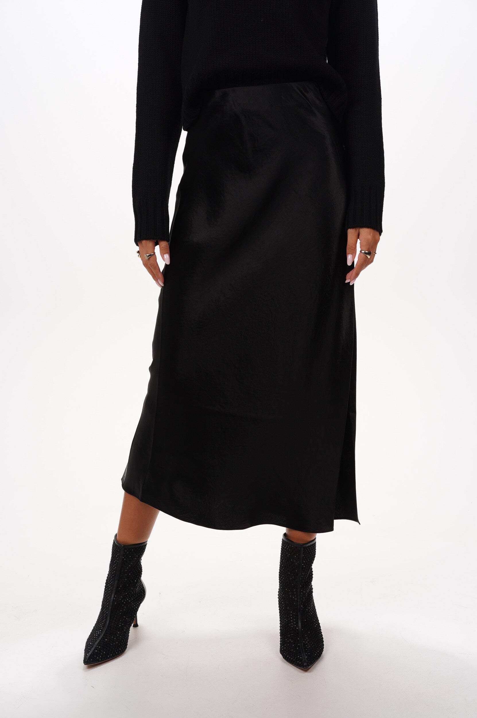 VINCE Skirt Long bias skirt with side slit