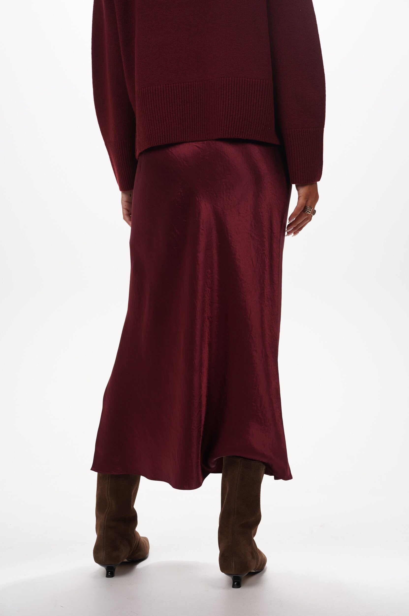 VINCE Skirt Long bias skirt with side slit