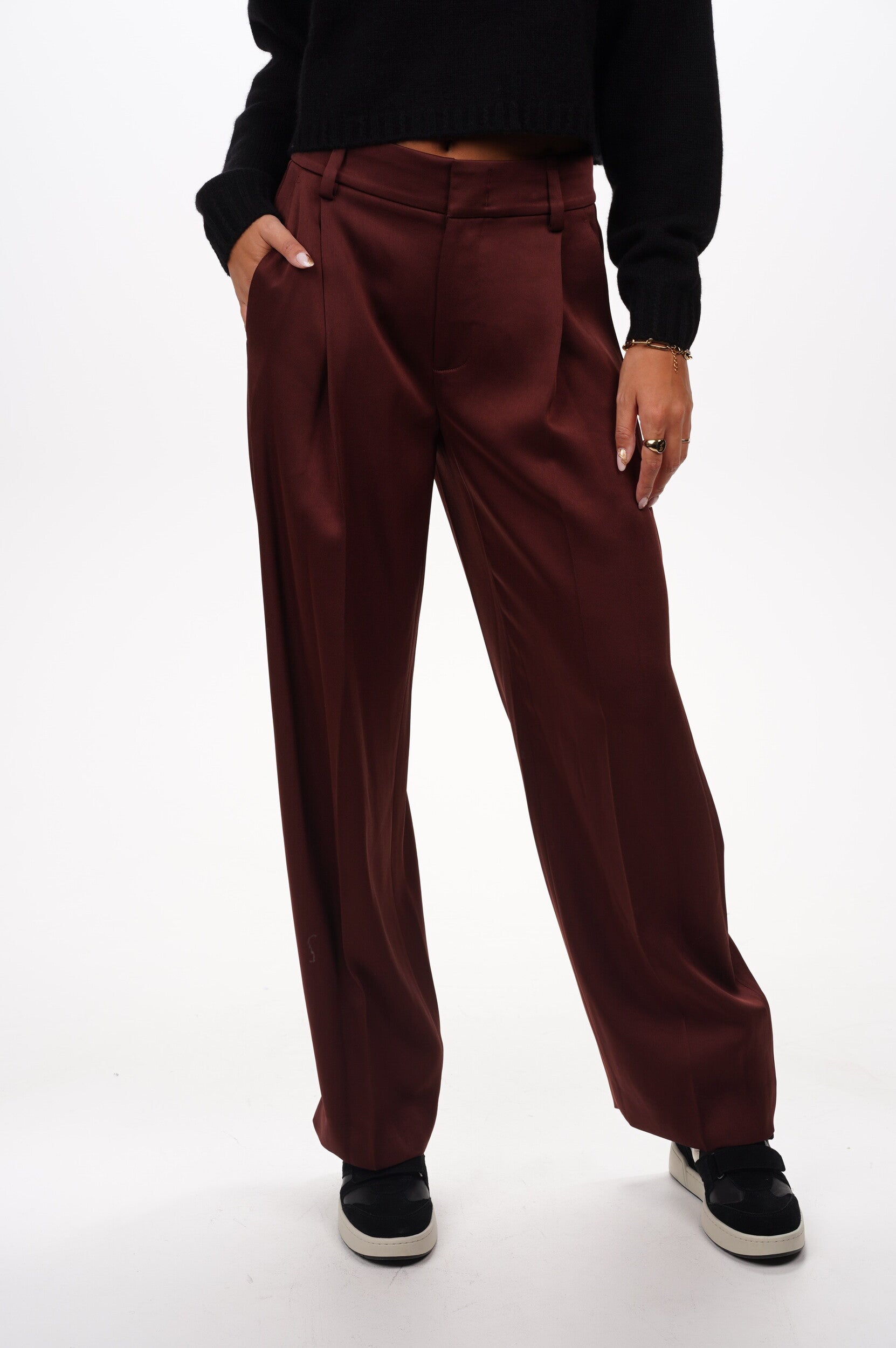 VINCE Trousers V977922193