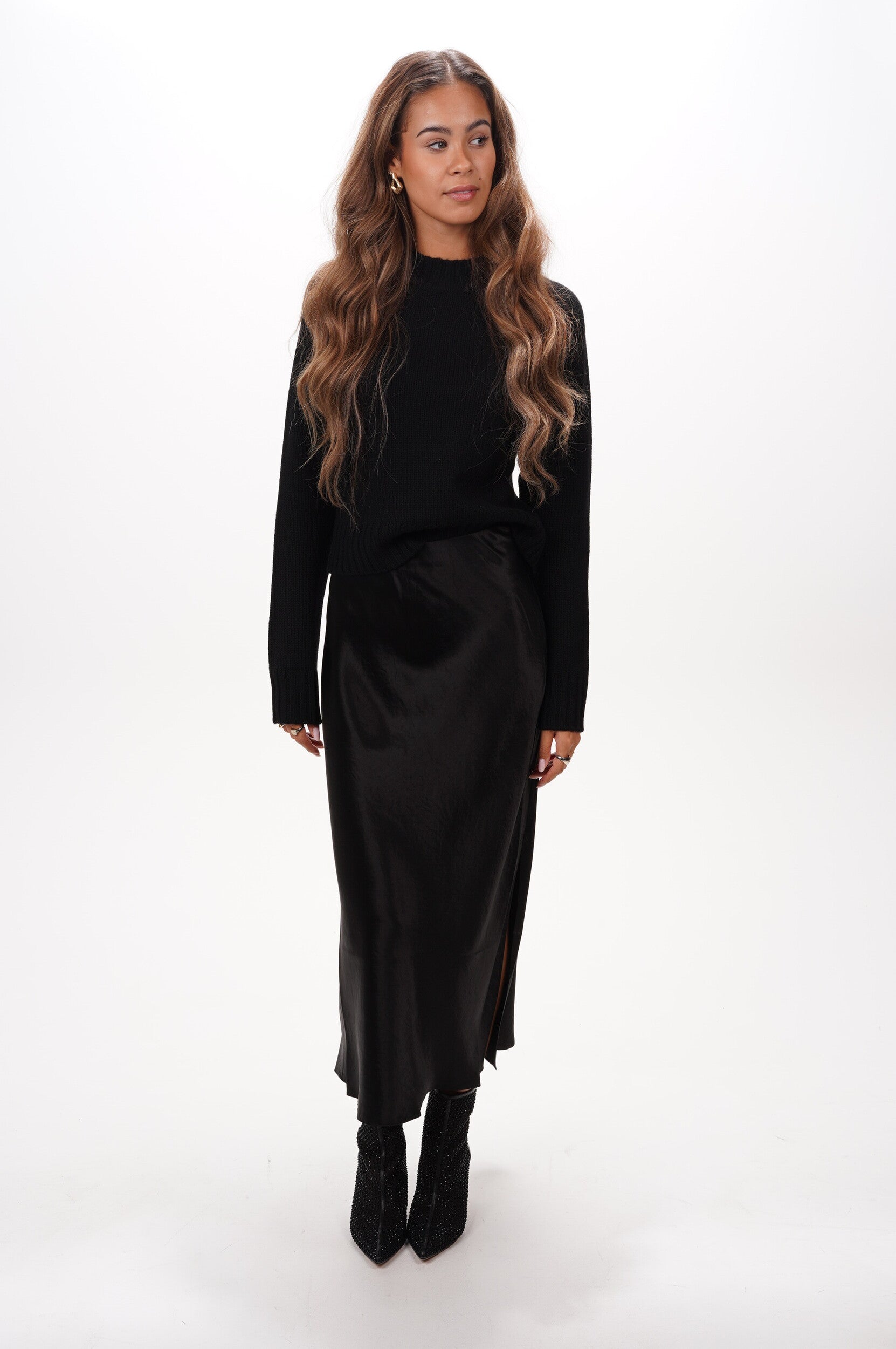 VINCE Skirt Long bias skirt with side slit